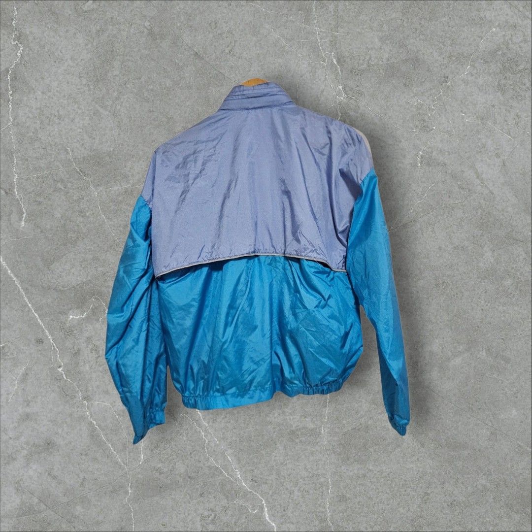 Adidas tritone windrunner (Category: Coats, Jackets and Outerwear) located in Baguio. Submitted by fadexquisite (Listing ID 1470276295, Image 2). Description: Adidas tritone windrunner Small wmns 23x22 Verygood condition Issue minor pinhole on right sleeve 400 plus ship fee.