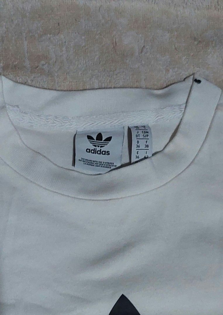 Adidas white tee (Category: Tshirts & Polo Shirts ) located in Daet. Submitted by stonervoid (Listing ID 1470275729, Image 2). Description: Adidas white tee 17x24 300 shipped.