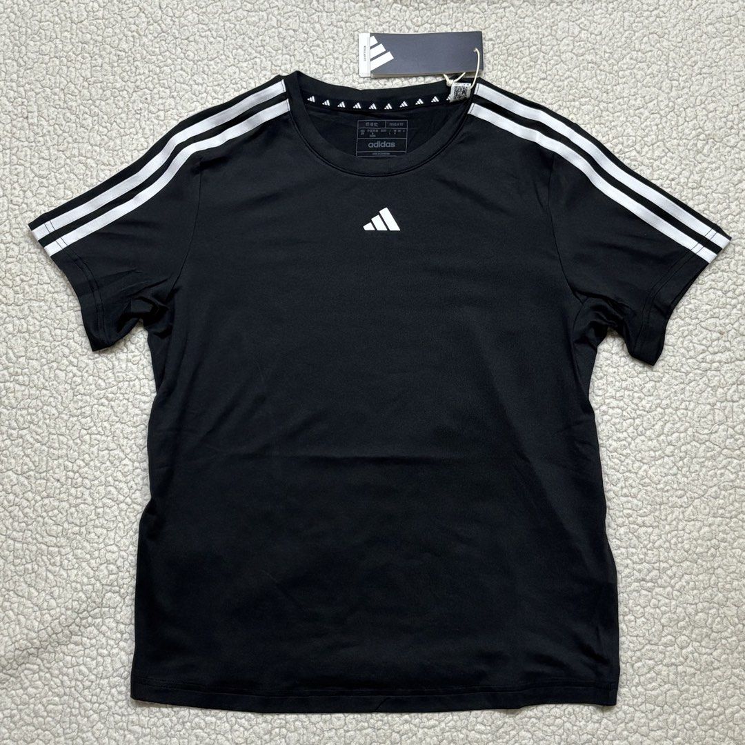 Adidas Workout Tops (Category: Activewear) located in Bacoor. Submitted by cookiedump (Listing ID 1470233096, Image 2). Description: - Brand new with original tags attached Follow our instagram page : gymstash_.