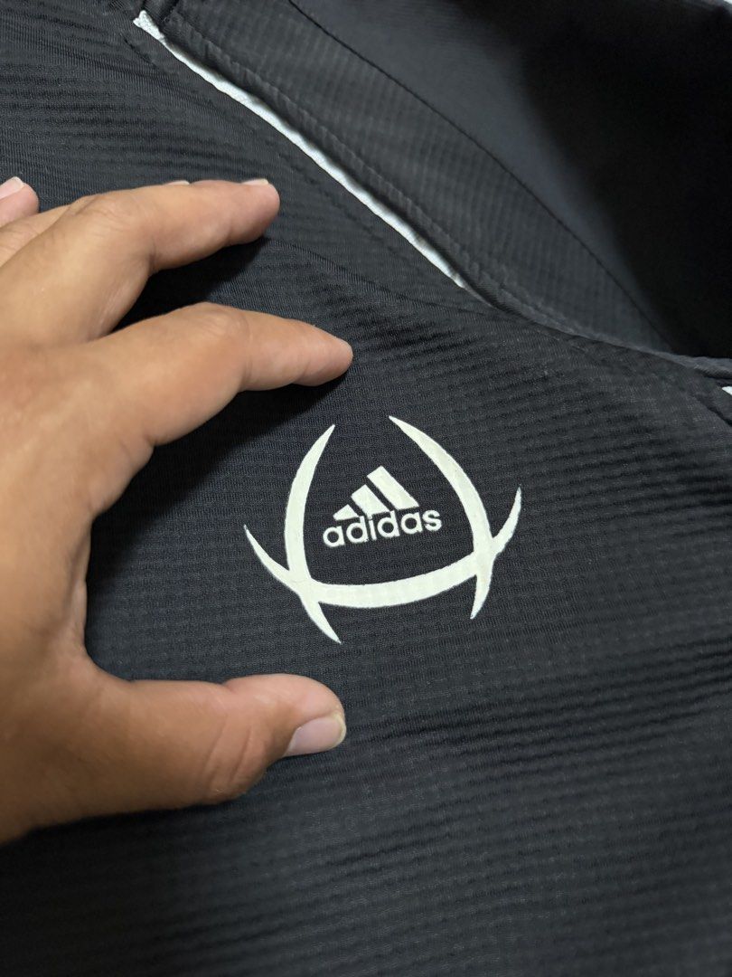 Adidas y2k Jacket (Category: Coats, Jackets and Outerwear) located in Bulacan. Submitted by sanjisthrift (Listing ID 1470313430, Image 3). Description: Size Medium Width 21 Length 26 Very Good Condition 9/10 Slightly fade .