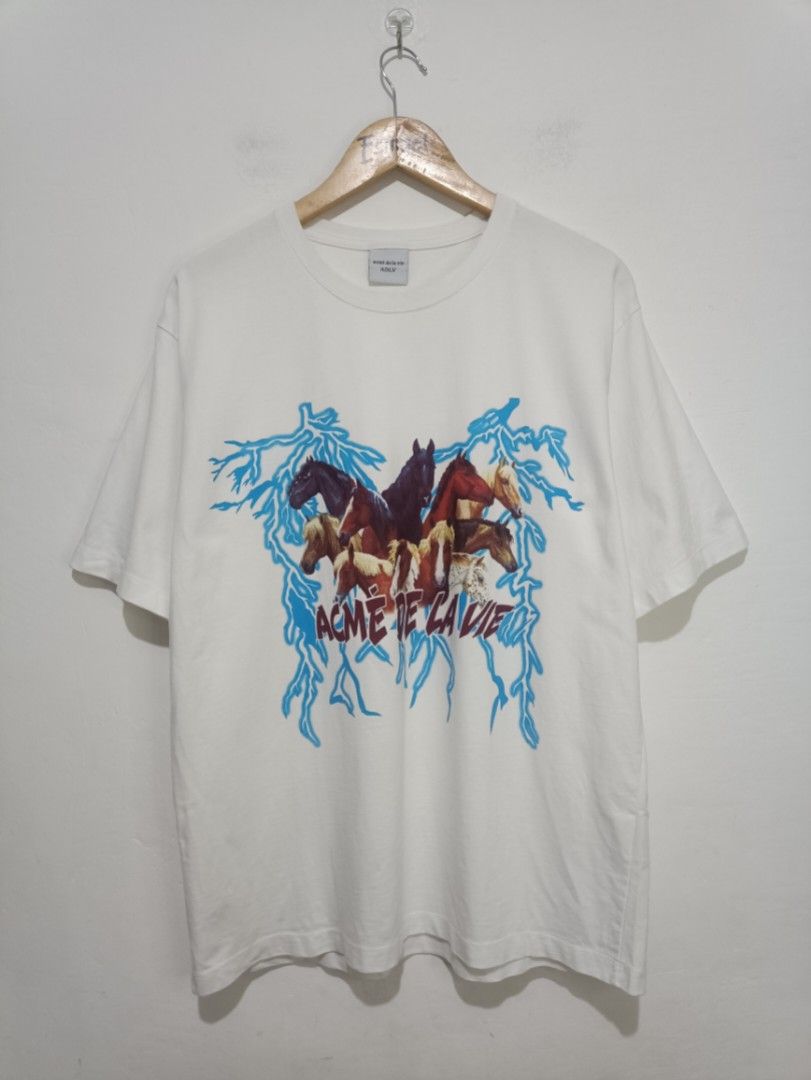 ADLV LIGHTNING HORSE TEE (Category: Tshirts & Polo Shirts ) located in Calbayog City. Submitted by tetoysthrift89 (Listing ID 1470300447, Image 1). Description: ADLV LIGHTNING HORSE TEE EXCELLENT DIMES 22X29 WASH & FABCON, READY TO WEAR NO ISSUE.