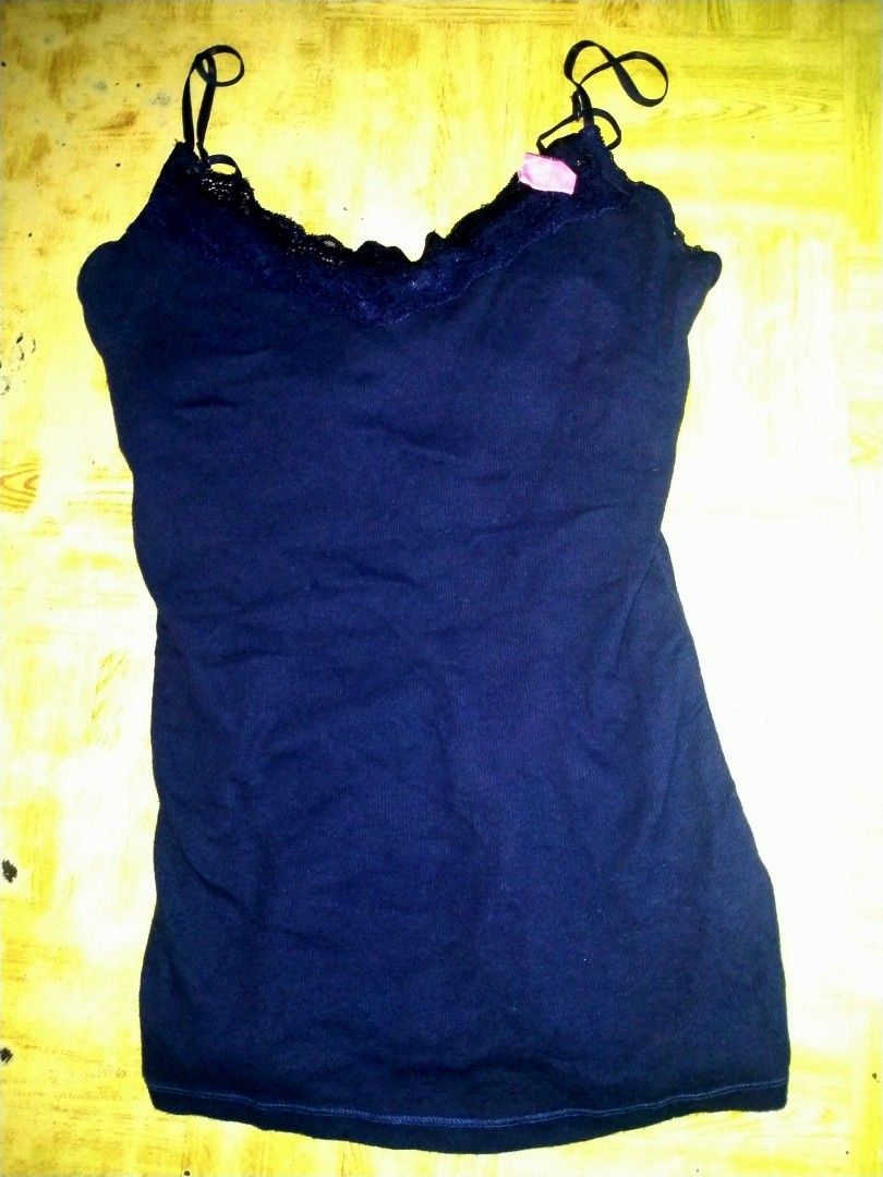 Aeropostale trim lace top (Category: Sleeveless) located in Maco. Submitted by nothingabove300shop (Listing ID 1470156237, Image 1). Description: Aeropostale lace top size-Large on tag(can fit Medium) Not faded no flaws.