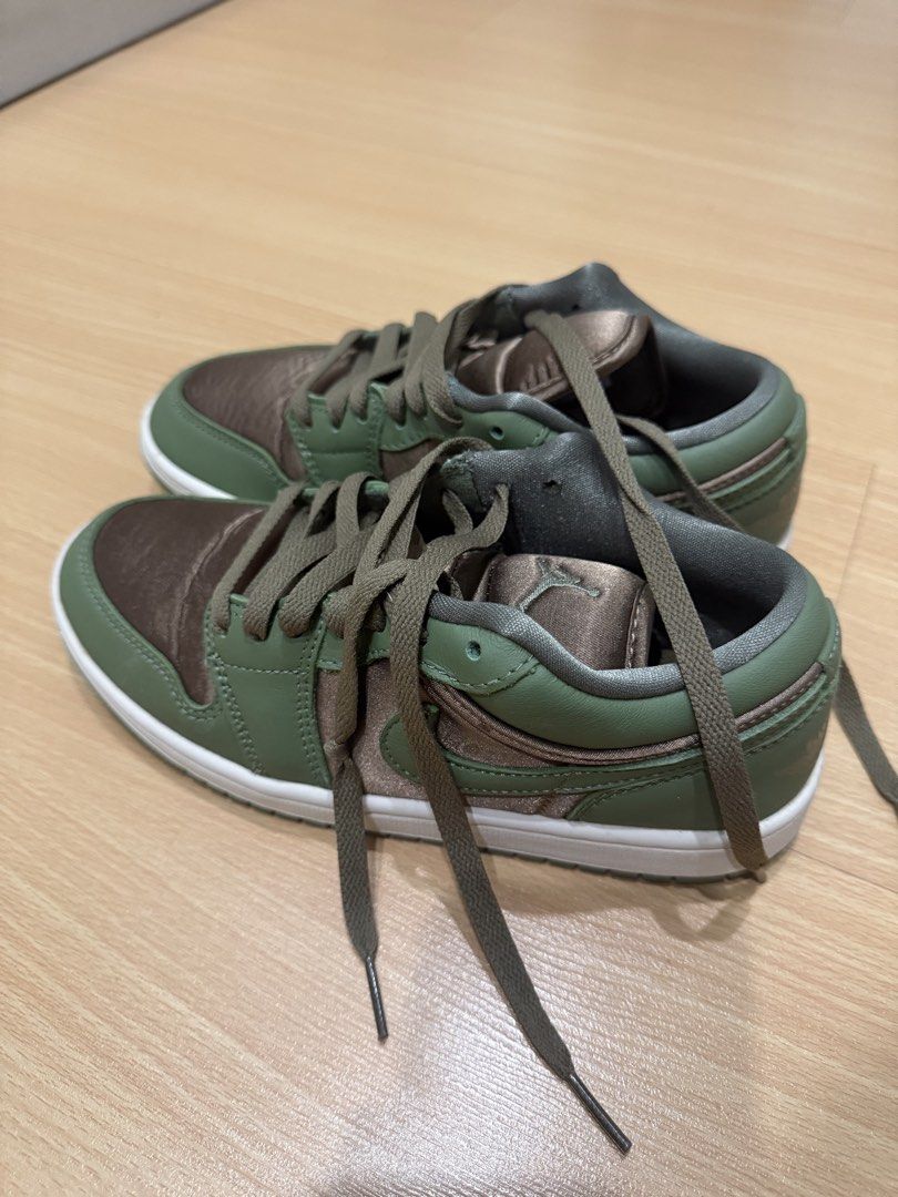 Air Jordan 1 Low - Olive Green & Brown (Category: Casual Shoes) located in Pasig City. Submitted by kristenfinds (Listing ID 1470308731, Image 3). Description: Message for more details. 🤍.