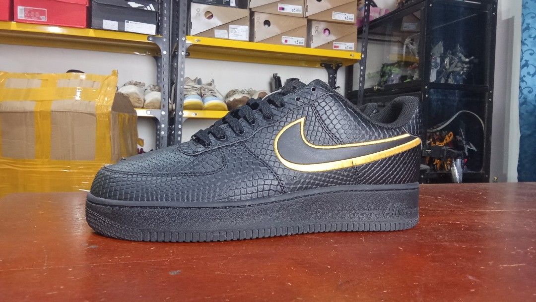 AirForce One Black Mamba Shoes (Category: Sneakers) located in Cainta. Submitted by wichaelthriftstall (Listing ID 1470322394, Image 1). Description: size 11 euro 44 29 cm location Cainta Rizal (Sto.Domingo) payment first before equipped rules. for meet up only dito lang po: Uncle John's Riverside Ortigas Extension near SM East Ortigas. mode of payment - gcash,maya, maribank,gotyme and more. mode of shipping - j&t,lalamove,joyride,grab,angkas pad