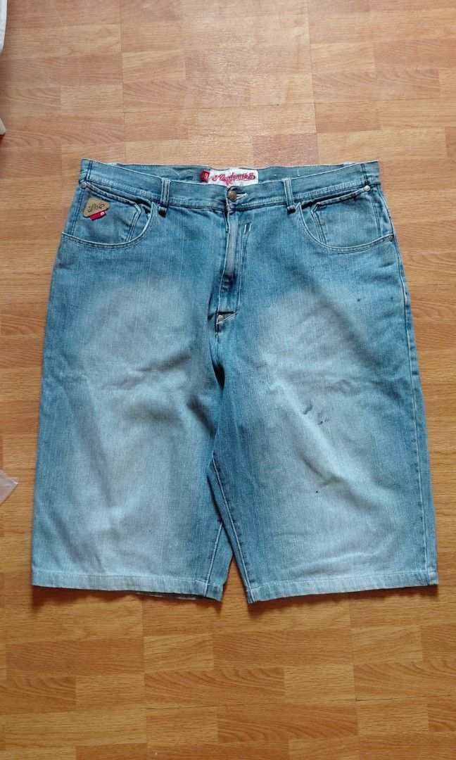 AKADEMIKS JORTS (Category: Shorts) located in Bulacan. Submitted by luxythrifting.v2 (Listing ID 1470232935, Image 1). Description: WIDTH:38 LENGTH:26 HEM: 11.