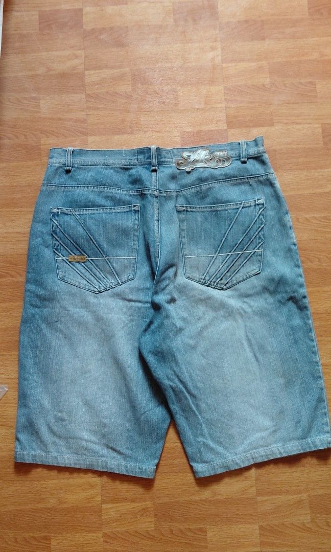 AKADEMIKS JORTS (Category: Shorts) located in Bulacan. Submitted by luxythrifting.v2 (Listing ID 1470232935, Image 2). Description: WIDTH:38 LENGTH:26 HEM: 11.