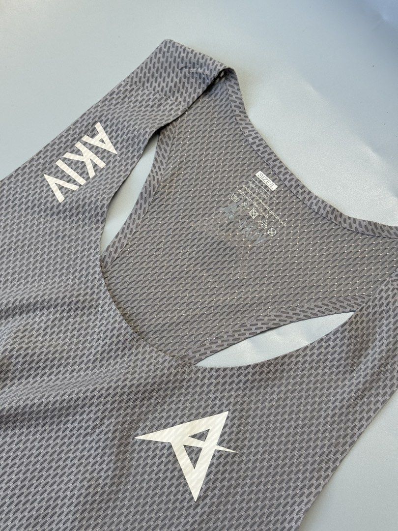 AKIV RACING ELITE SINGLET (Category: Activewear) located in Legazpi City. Submitted by mr.solelution (Listing ID 1470220678, Image 3). Description: • AKIV RACING ELITE SINGLET ( men ) • LARGE on TAG • DIMES: W - 18 | L - 28 • EXCELLENT CONDITION • NO ISSUE LOCATION: LEGAZPI ALBAY BICOL 📍 PLUS SHIPPING FEE 💵.