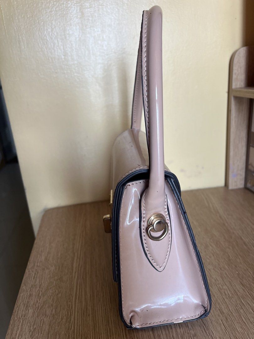 Aldo Patent Blush Pink Top Handle Bag (Category: Luxury Bags & Wallets) located in Manila. Submitted by livestone-e55f (Listing ID 1470196264, Image 2). Description: RFS: I don’t use this anymore, I got a lot of bags na .