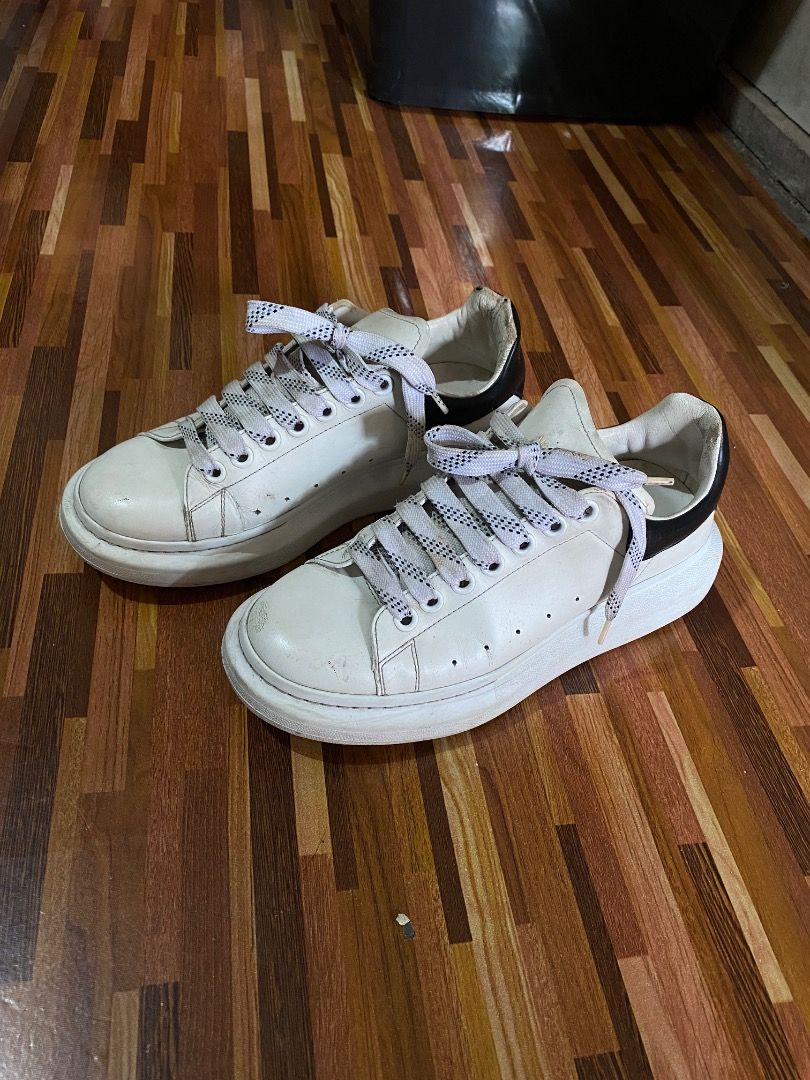 Alexander McQueen Oversized Sneakers (Category: Sneakers) located in General Santos City (Dadiangas). Submitted by abu_tasneem1 (Listing ID 1470152512, Image 1). Description: Alexander McQueen Oversized Sneakers size 40 on tag fits 42 sign of usage.