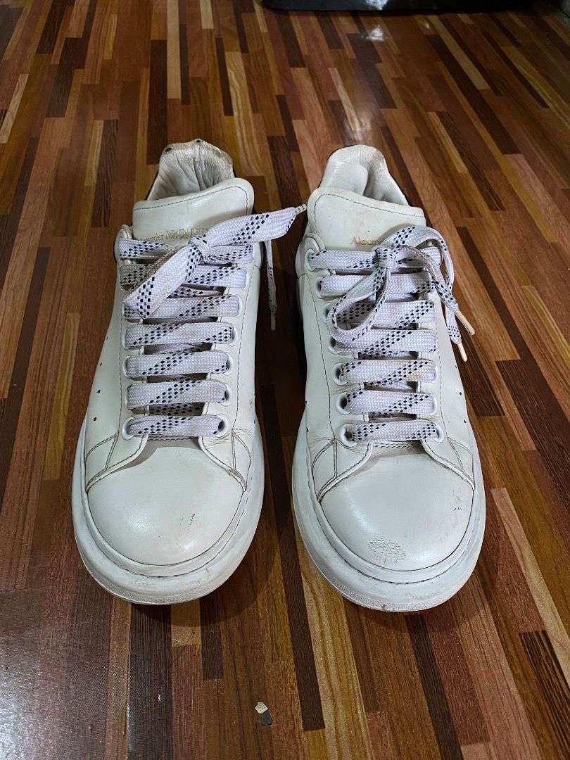 Alexander McQueen Oversized Sneakers (Category: Sneakers) located in General Santos City (Dadiangas). Submitted by abu_tasneem1 (Listing ID 1470152512, Image 2). Description: Alexander McQueen Oversized Sneakers size 40 on tag fits 42 sign of usage.