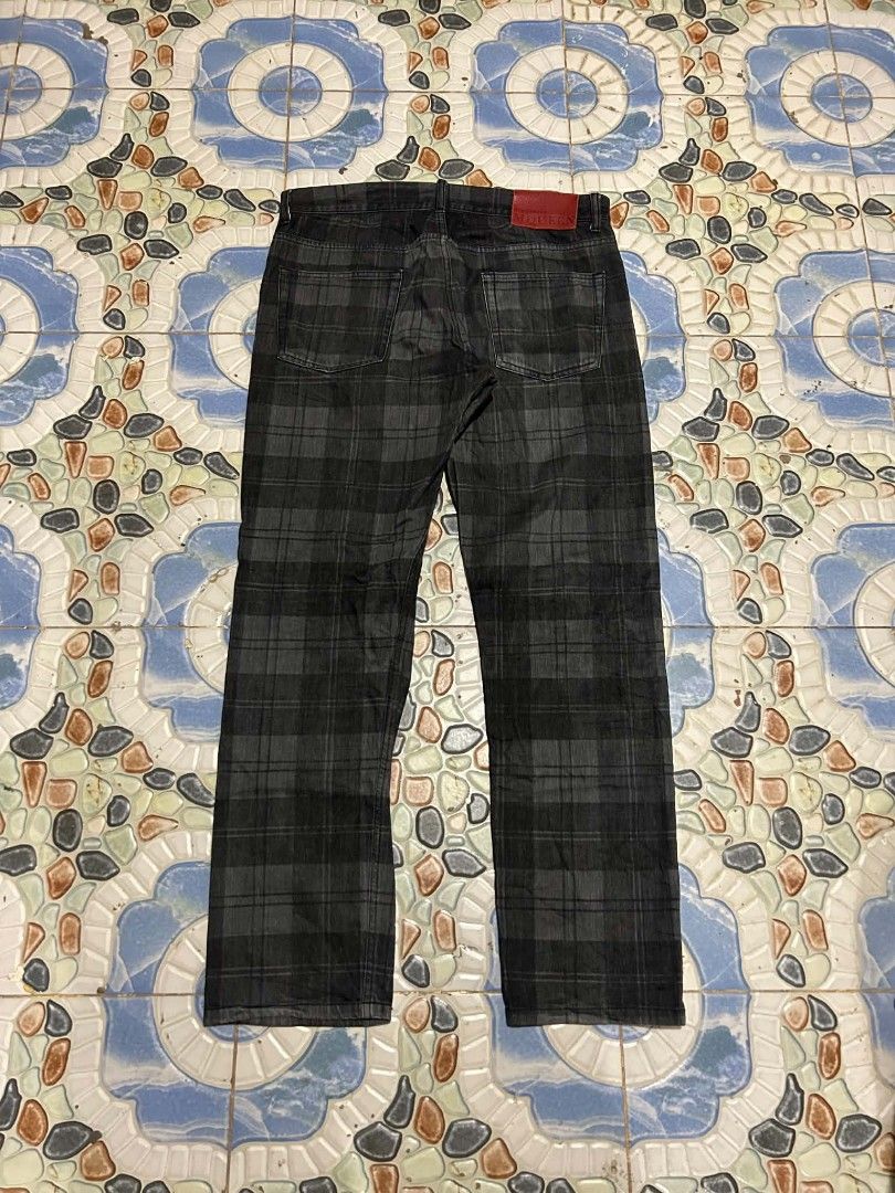 Alexander McQueen Pants (Category: Jeans) located in Balamban. Submitted by jah.mnky (Listing ID 1470160820, Image 1). Description: Alexander McQueen Pants Size 36W | 41.5L | 12Thigh | 8LegOpen Very Excellent Condition 9.5/10 Color Rate No Issue.