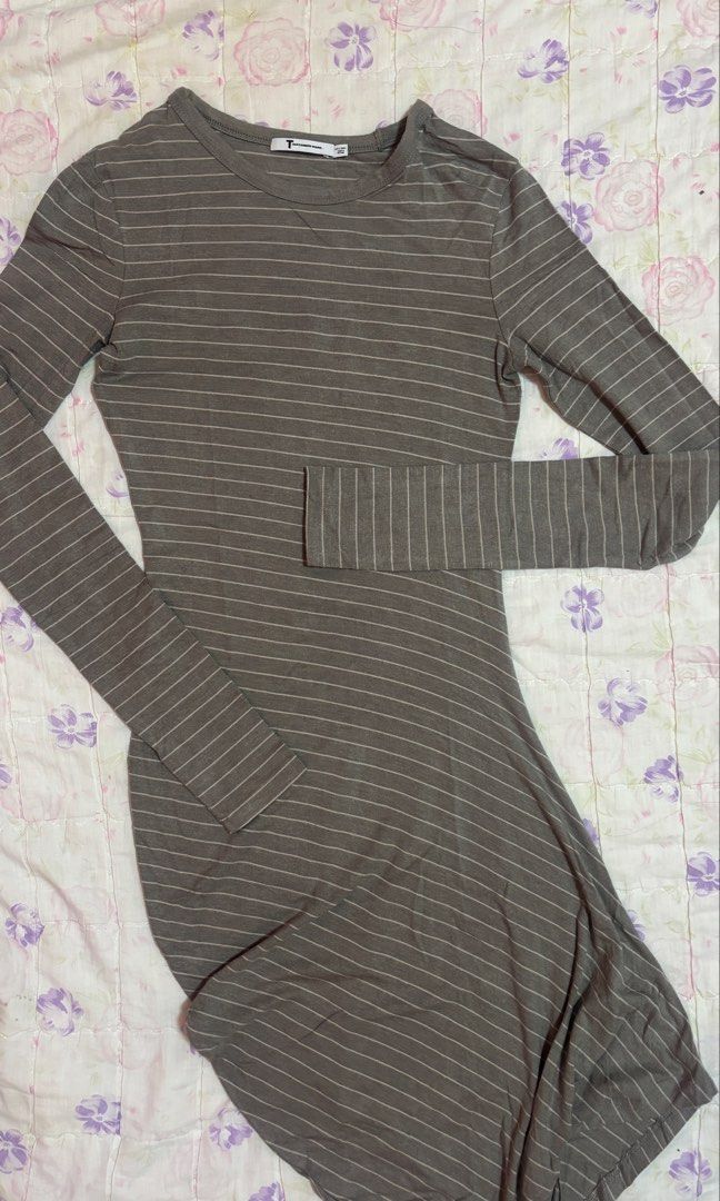 Alexander Wang 2010 Asymmetrical Dress (Category: Dresses) located in Guihulngan. Submitted by reggiemae (Listing ID 1470256250, Image 1). Description: XS on tage but fits s-m (since kasya sakin as a 5’2 s-m girlie) See slides 2 and 3 for when worn reference. Color is different but style is the same. No visible flaws, feel free to pm for details. Price already includes sf! (j&t) .