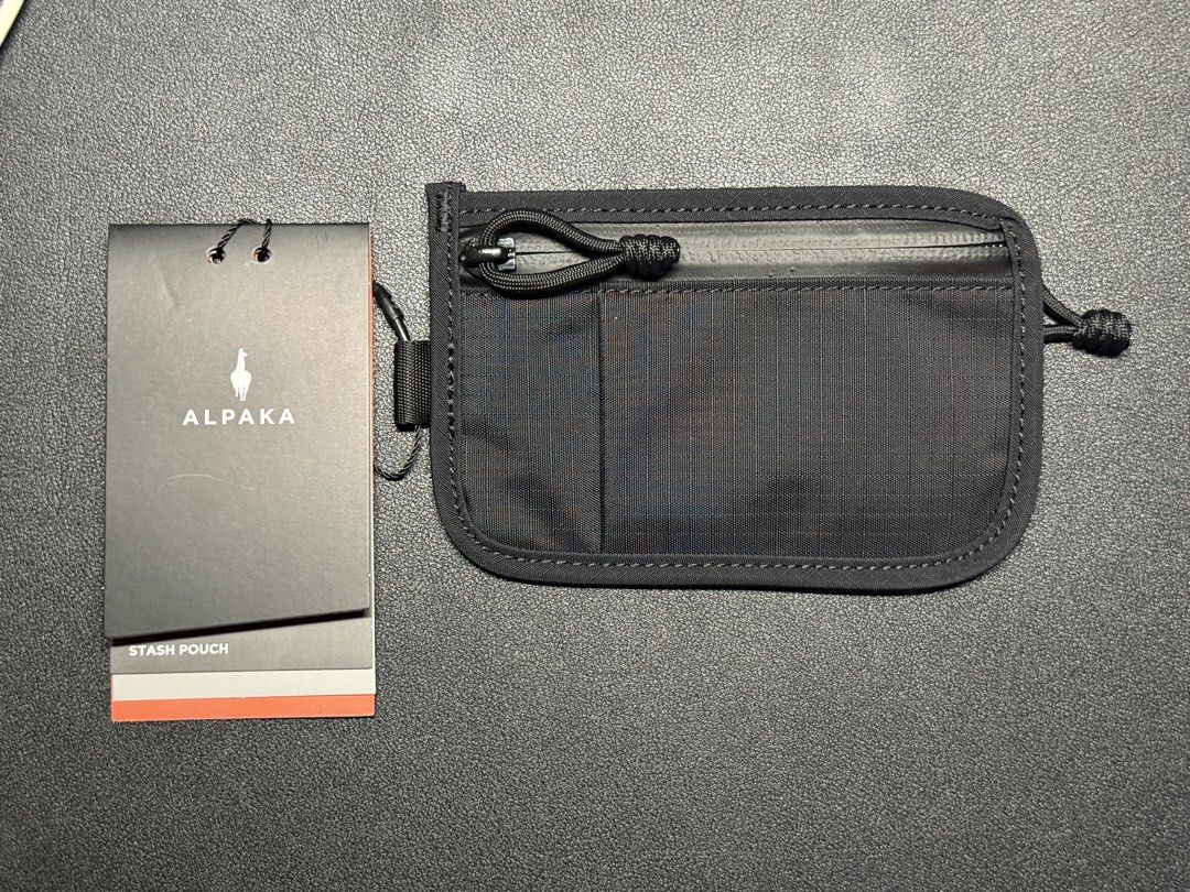 Alpaka Stash Pouch Axoflux 210D (Category: Belt bags, Clutches and Pouches) located in Cabanatuan. Submitted by quaranthingsformen (Listing ID 1470226497, Image 1). Description: RFS: decluttering SRP: 1,700php Key Features: -Front pocket with YKK AquaGuard zipper and paracord pull -1 card slot -Back pocket with YKK standard zipper and paracord pull -HUB ecosystem compatible (HUB Accessories sold separately) Dimensions: Height: 9.0cm (3.5”) Width: