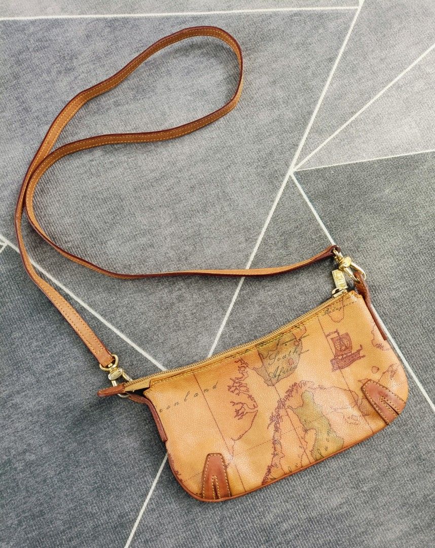 Alviero Martini Sling Bag (Authentic) (Category: Shoulder Bags) located in Cebu City. Submitted by renzecamingay (Listing ID 1470240058, Image 2). Description: Alviero Martini Sling Bag Rank A (Need wash only) 3k Plus sf Thank you and GOD bless ☺️.