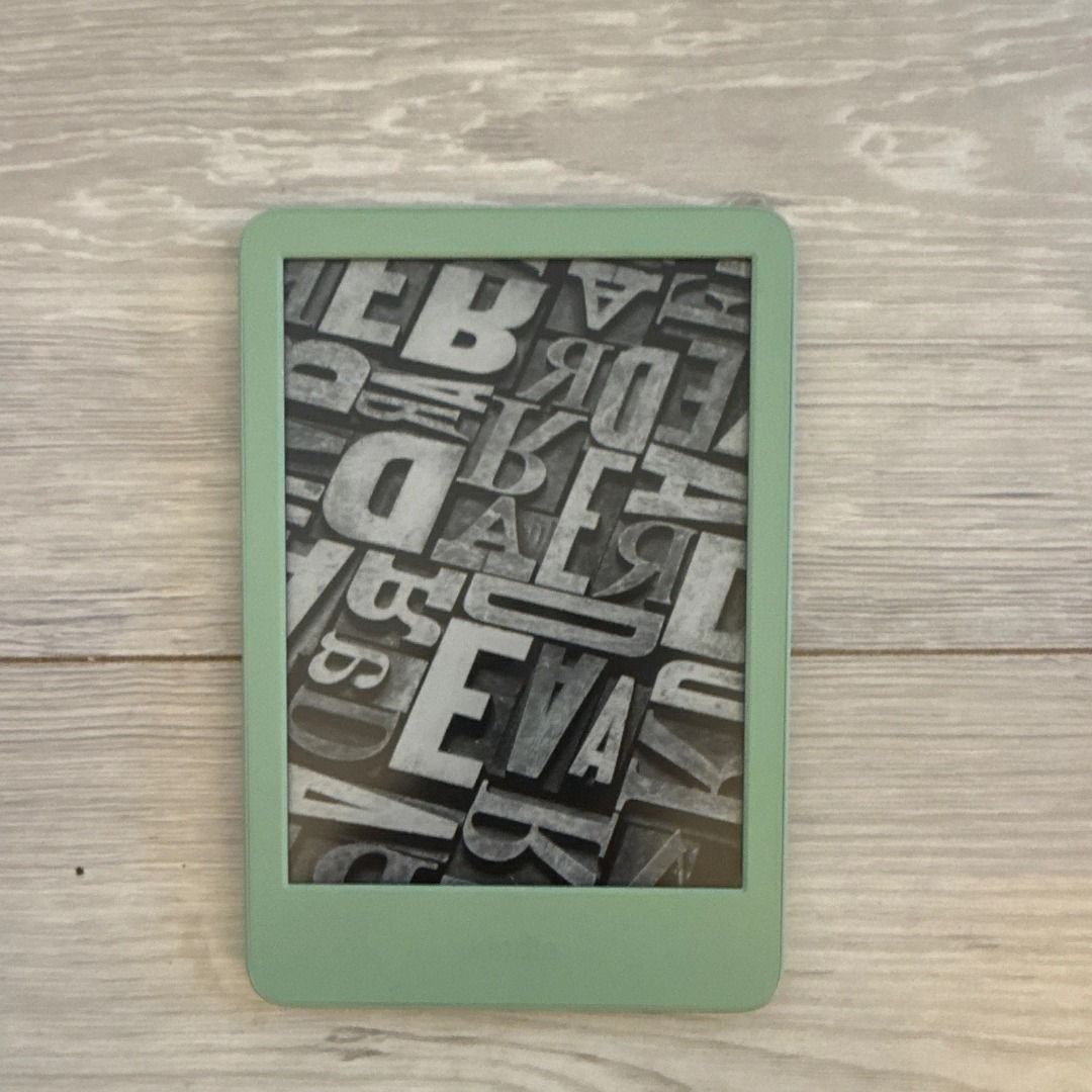 Amazon Kindle Basic 11th Generation 2024 Matcha Green 16GB No Ads (Category: E-Readers) located in Muntinlupa City. Submitted by sharmain. (Listing ID 1470149194, Image 2). Description: about the kindle: a compact and lightweight e-reader in a lovely matcha green colorway. perfect for everyday reading, traveling, and bringing your favorite books wherever you go. features a crisp, glare-free display that's comfortable to read on. device details: •
