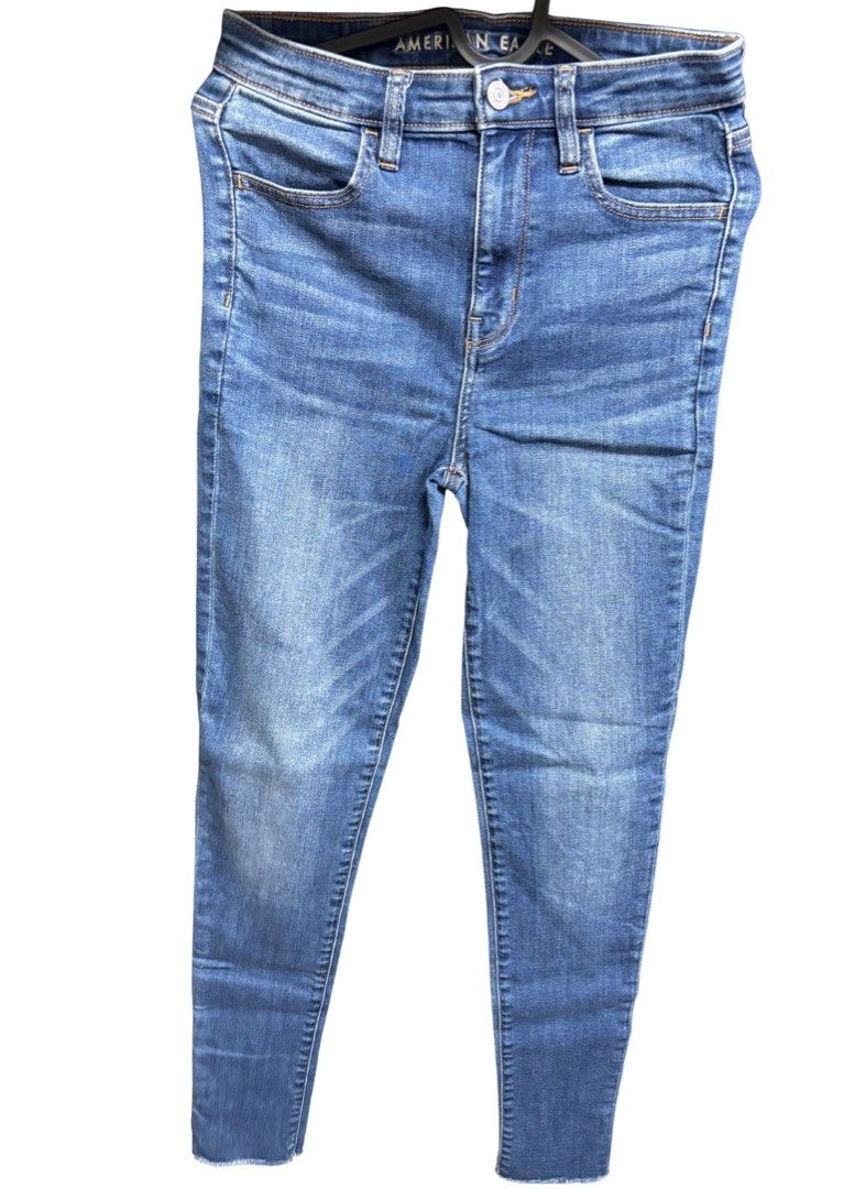 American Eagle Blue Denim Jeans (Category: Jeans) located in Caloocan City. Submitted by shibowhii (Listing ID 1470233960, Image 1). Description: .