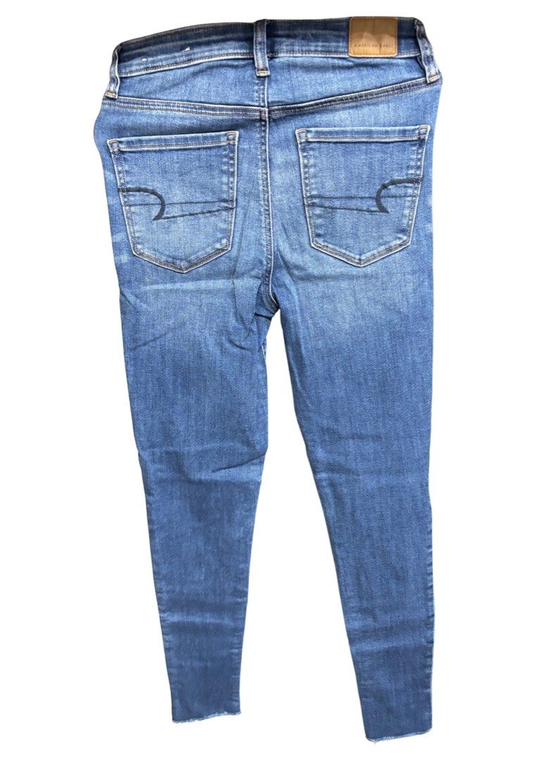 American Eagle Blue Denim Jeans (Category: Jeans) located in Caloocan City. Submitted by shibowhii (Listing ID 1470233960, Image 2). Description: .