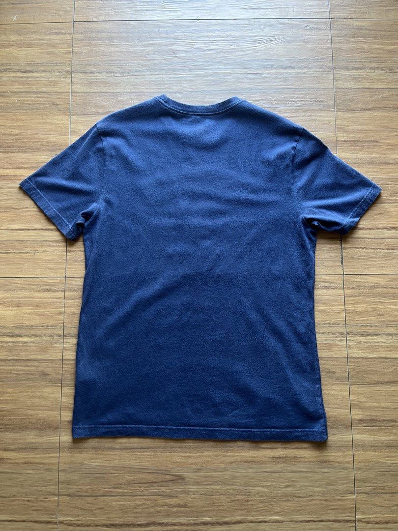 American Eagle College Tee (Category: Tshirts & Polo Shirts ) located in Davao. Submitted by spilled.bins (Listing ID 1470272718, Image 2). Description: American Eagle College Tee Super Soft | Standard Fit Width: 21in Length: 29in Large Measurement | Medium on Tag Stain Excellent Condition . Mine: ₱400 +shipping fee on top . Model Reference: Height: 5’5 feet Weight: 68kg.