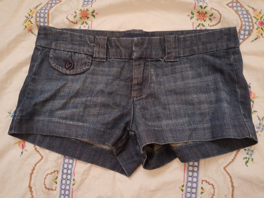 american eagle outfitters micro shorts (Category: Shorts) located in Binan City. Submitted by shayclothies_ (Listing ID 1470264580, Image 1). Description: 🦢 american eagle outfitters micro shorts ! 🍄 s - m (maximum 32 waistline) 🍄 authentic ! 🍄 seller's fave ~ (so pretty, i swear !! ) 🍄 perfect in any outfit !!.