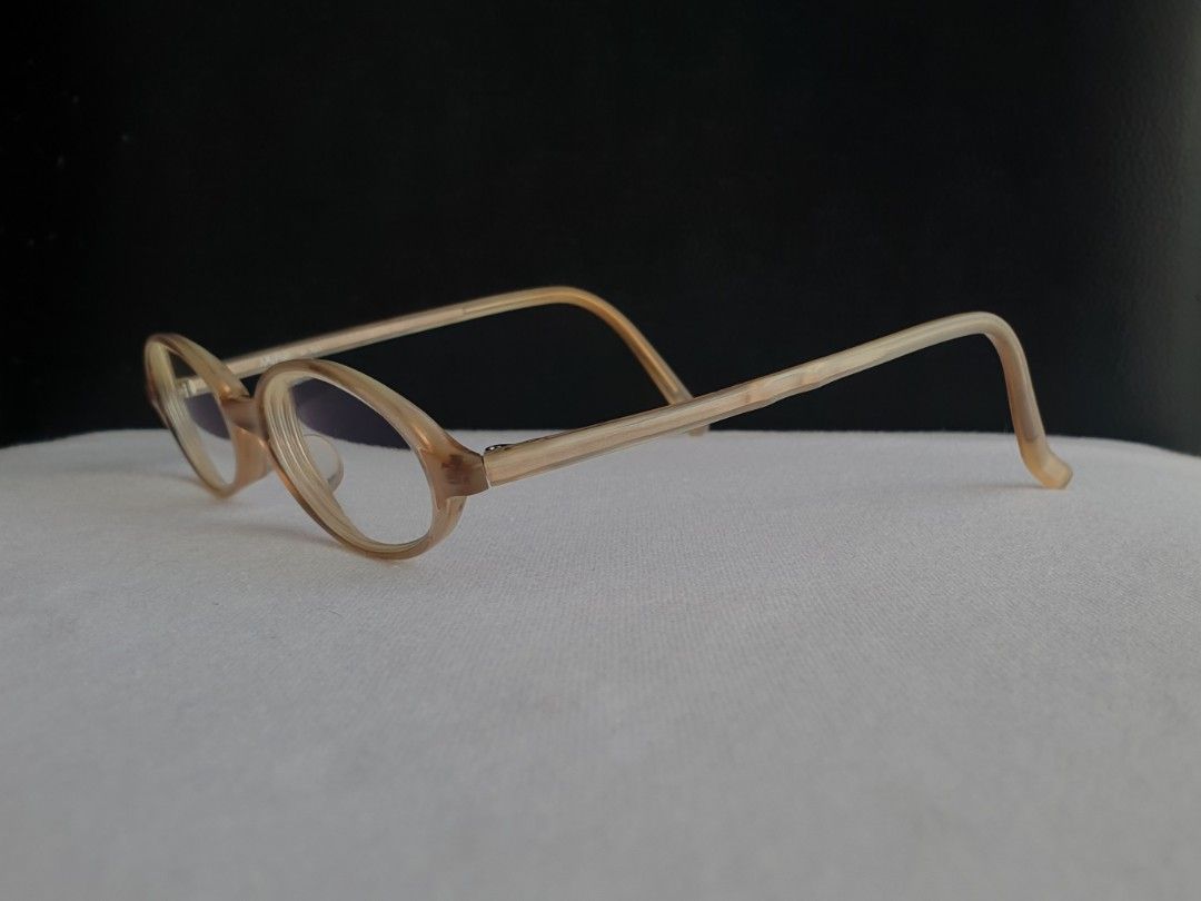 AMI Paris Eyeglass Frame (Category: Sunglasses & Eyewear) located in Quezon City. Submitted by WasalakTwo (Listing ID 1470241871, Image 3). Description: Bought in Japan Authentic Goodcondition Clean and presentable Lens are graded, but replaceable Open for delivery nationwide Front Width 12.8cm Front Height 3cm.