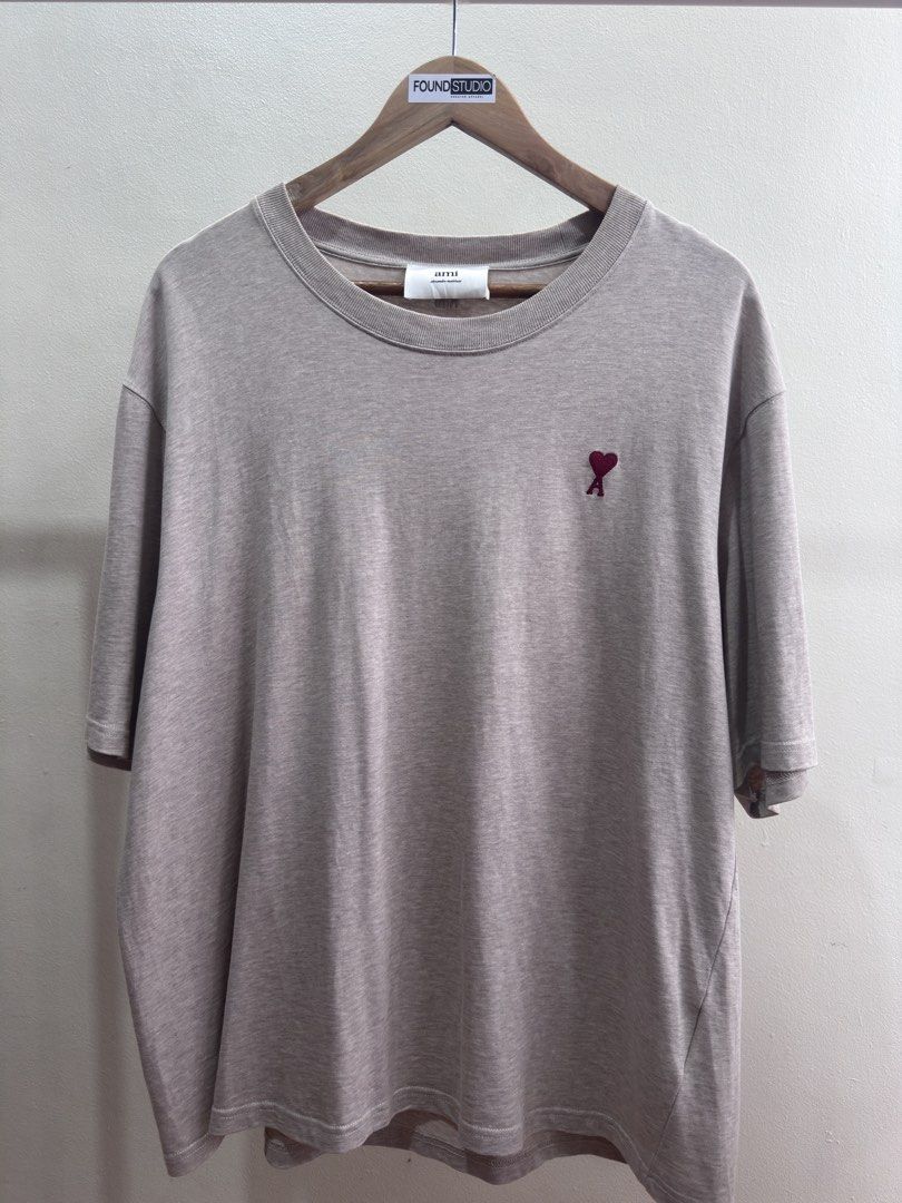 Ami Shirt (Category: Luxury Apparel) located in Dasmarinas. Submitted by phamhannii (Listing ID 1470278441, Image 2). Description: .