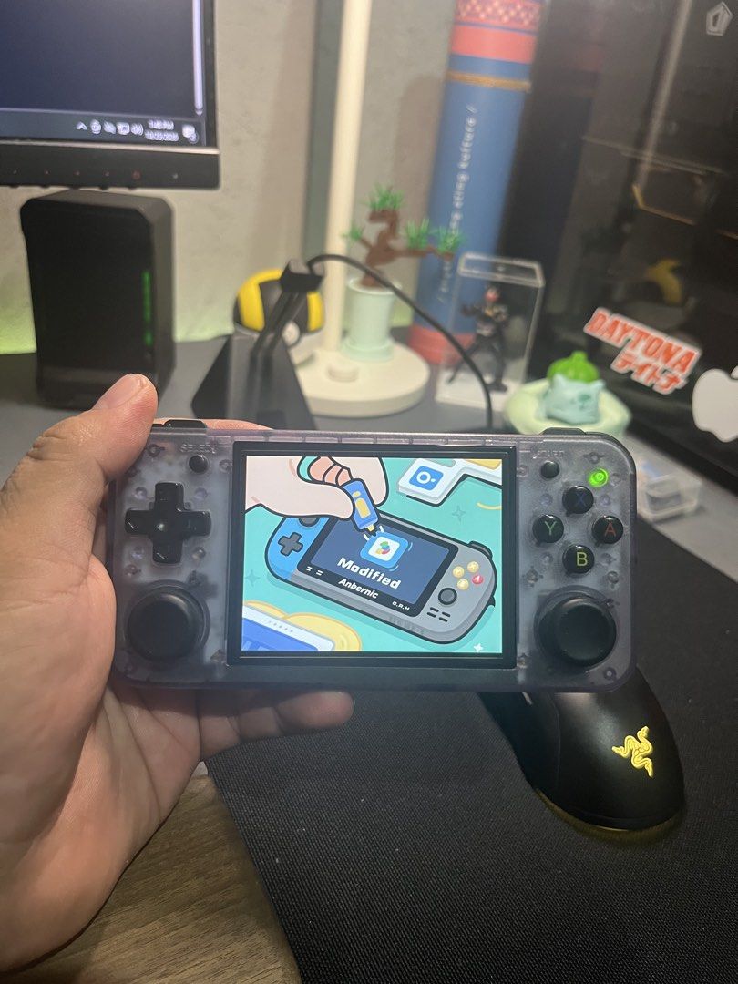 Anbernic RG35XX H (Category: Others) located in Cabiao. Submitted by carldionne88724 (Listing ID 1470204491, Image 1). Description: FOR SALE: Anbernic RG35XX H Transparent Purple 🎮 | Dual SD Setup + FREEBIES! Rarely used, binili lang dahil sa gusto kong maglibang for surgery recovery. Hindi na nagamit after. 🎮FEATURES & UPGRADES 🛡️ Pre-installed screen protector for added screen protection 🔋Excellent Battery Condition 💾 Dual microSD card set