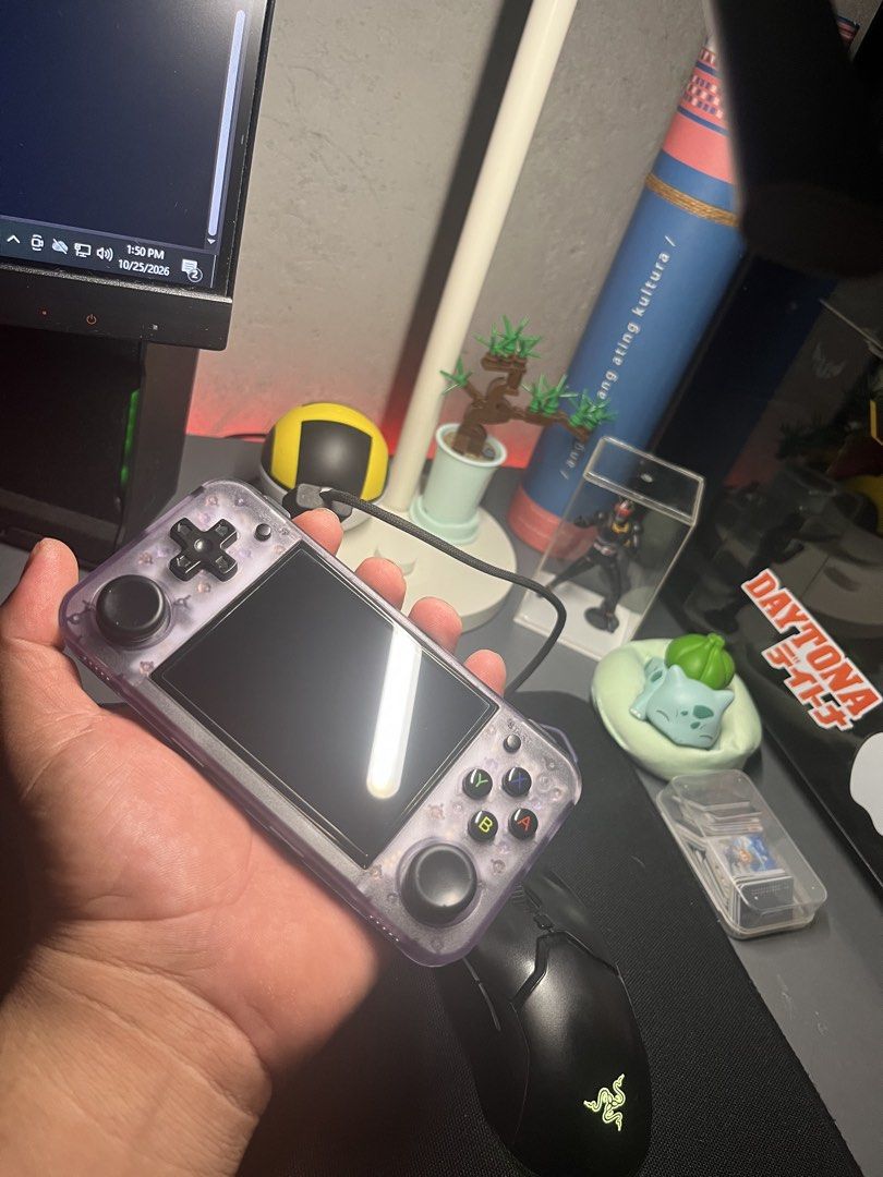 Anbernic RG35XX H (Category: Others) located in Cabiao. Submitted by carldionne88724 (Listing ID 1470204491, Image 3). Description: FOR SALE: Anbernic RG35XX H Transparent Purple 🎮 | Dual SD Setup + FREEBIES! Rarely used, binili lang dahil sa gusto kong maglibang for surgery recovery. Hindi na nagamit after. 🎮FEATURES & UPGRADES 🛡️ Pre-installed screen protector for added screen protection 🔋Excellent Battery Condition 💾 Dual microSD card set
