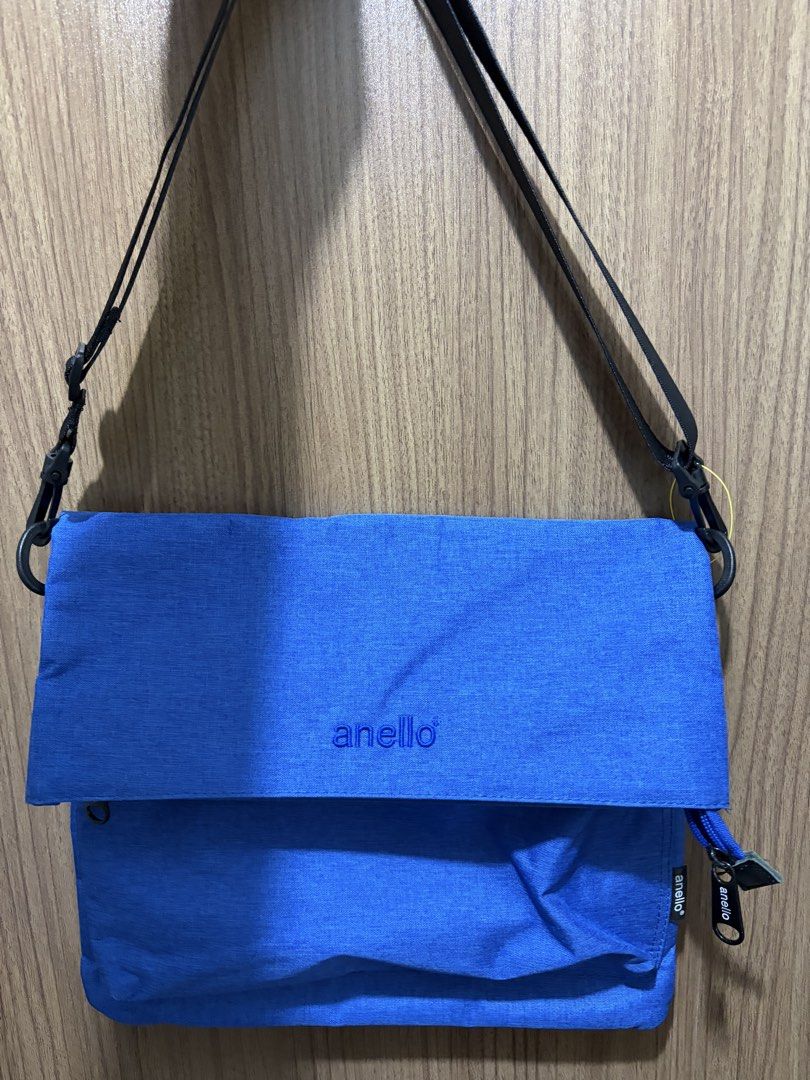 *Anello 2-way Fold-over Shoulder Bag* (Category: Shoulder Bags) located in Mandaluyong City. Submitted by localbudol (Listing ID 1470227235, Image 2). Description: .