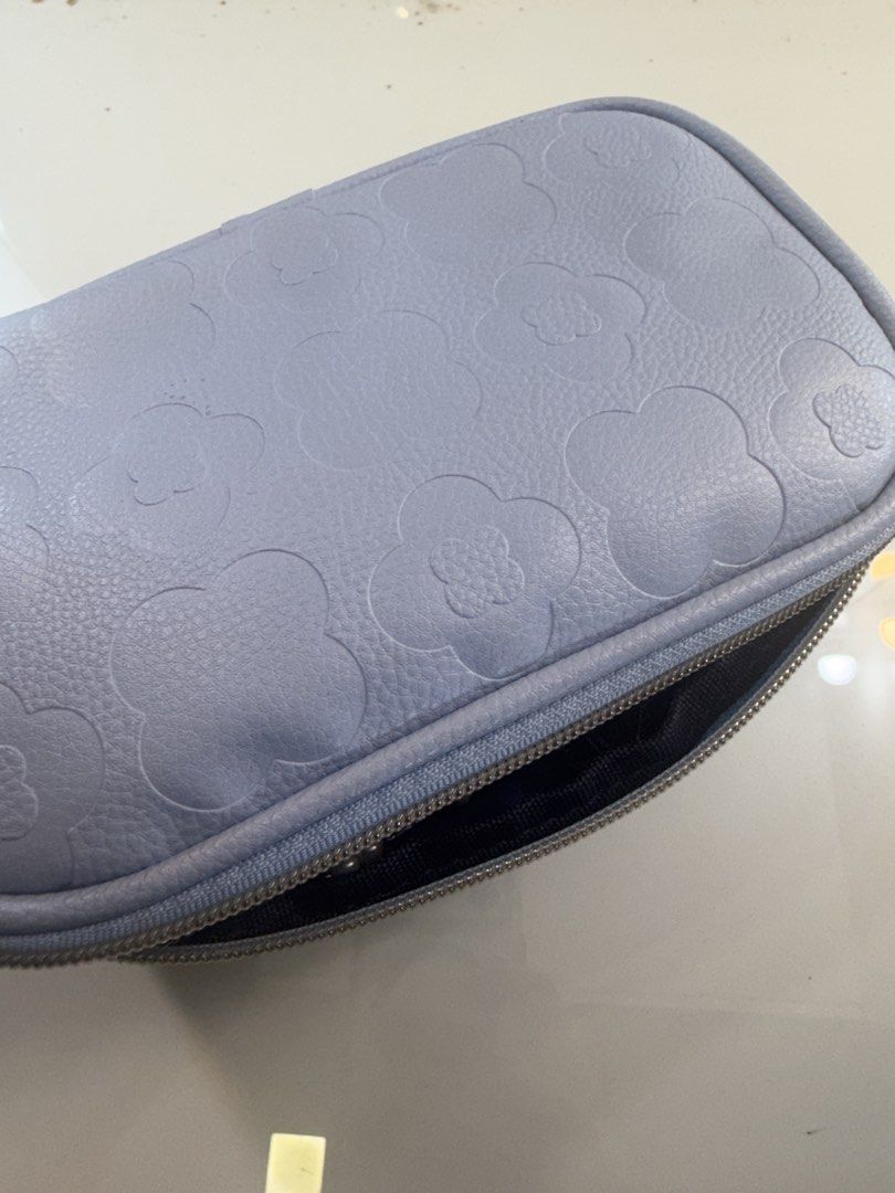Anko make up pouch (Category: Purses & Pouches) located in Quezon City. Submitted by destashingmycloset (Listing ID 1470254692, Image 1). Description: .