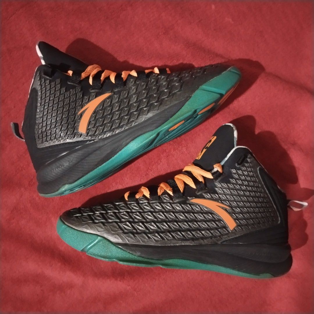 Anta NBA "The Shield" Retro Basketball (Category: Sneakers) located in Virac. Submitted by bigbenplaysthriftstore (Listing ID 1470345648, Image 2). Description: .