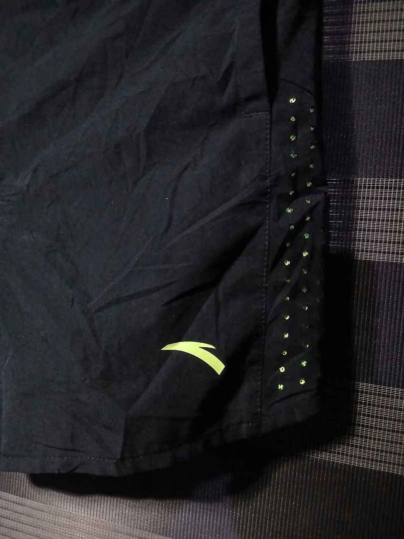 Anta nylon shorts (Category: Activewear) located in Caloocan City. Submitted by anthriftdepot (Listing ID 1470304109, Image 3). Description: Size :32-34 Length : 14 Hem : 10.5 Excellent condition Color rate 9.5 /10 Check photo for reference North Caloocan area.