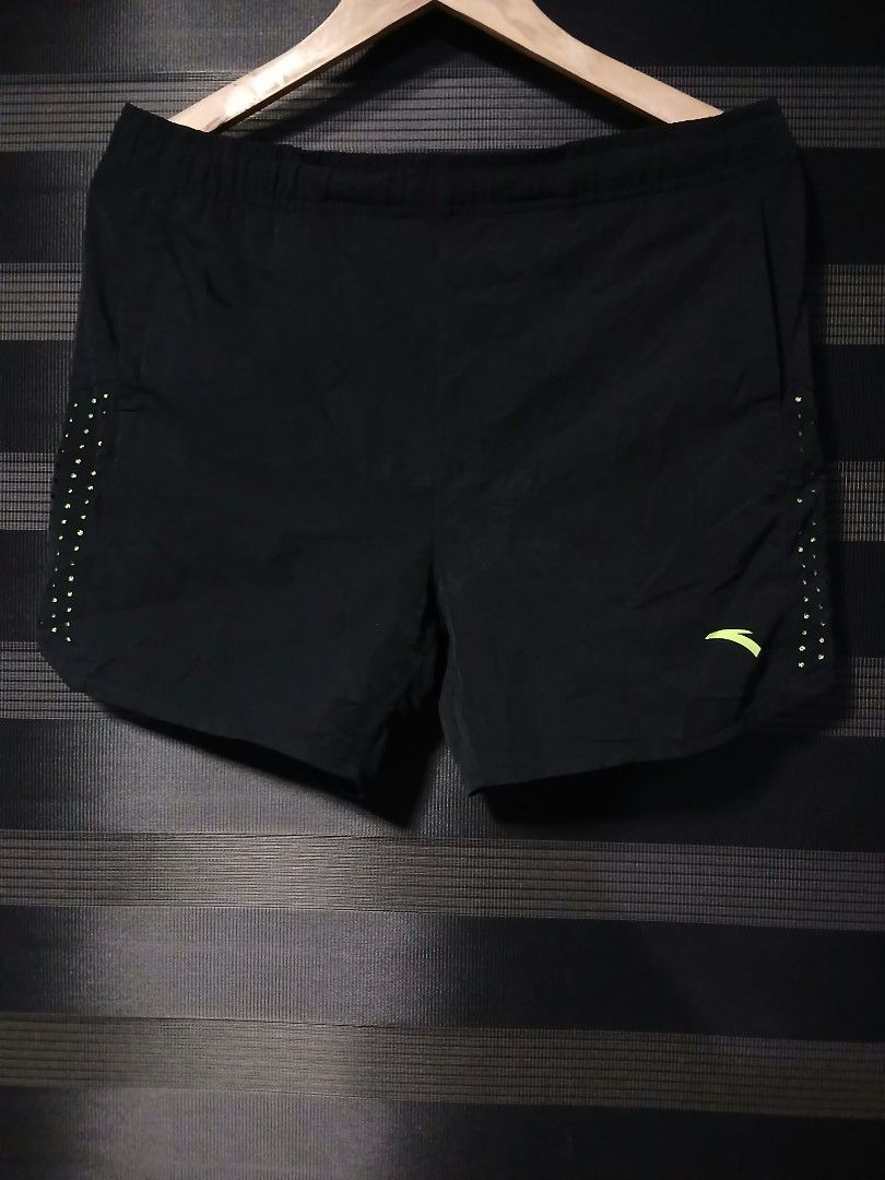 Anta nylon shorts (Category: Activewear) located in Caloocan City. Submitted by anthriftdepot (Listing ID 1470304109, Image 1). Description: Size :32-34 Length : 14 Hem : 10.5 Excellent condition Color rate 9.5 /10 Check photo for reference North Caloocan area.
