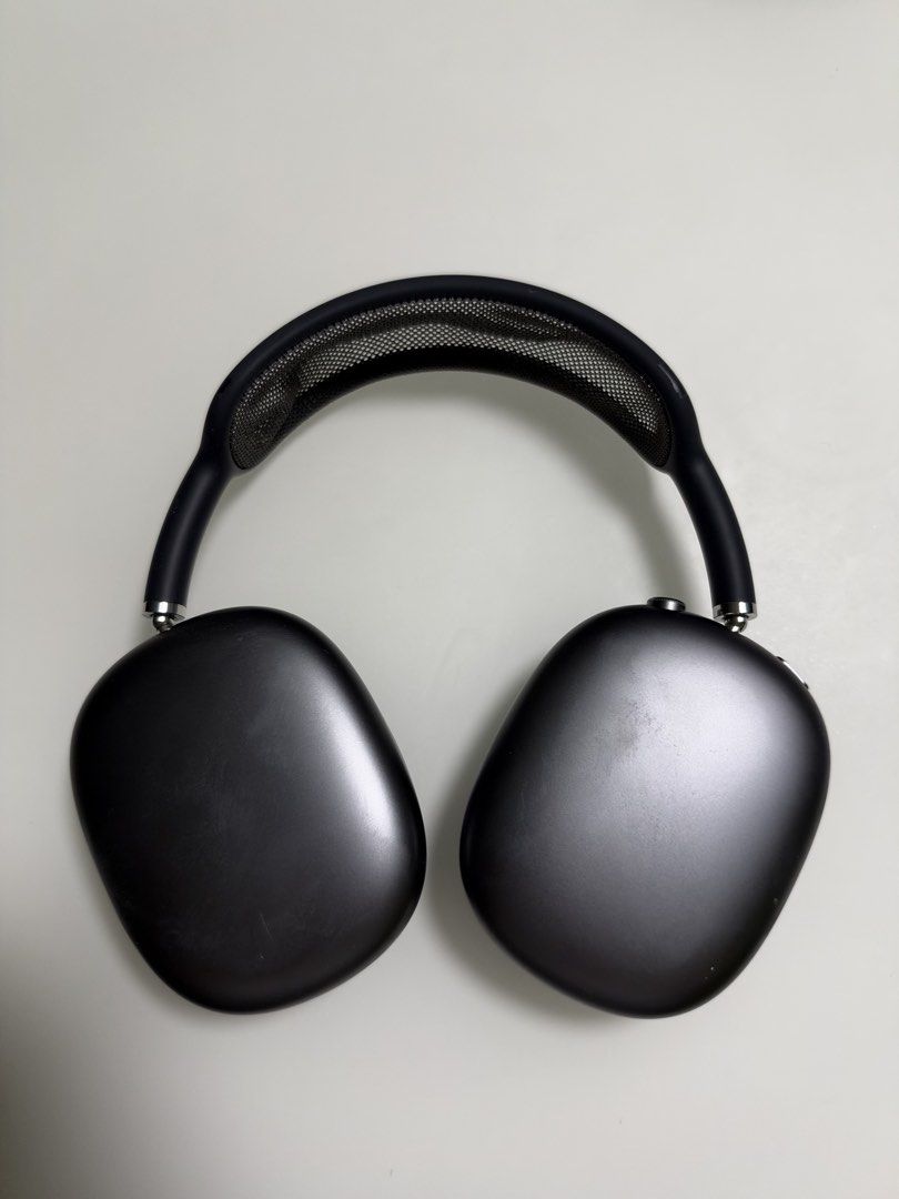Apple AirPods Max (1st Generation) – Space Gray (Category: Headphones & Headsets) located in Manila. Submitted by midnightbytes (Listing ID 1470277777, Image 2). Description: Selling my preloved Apple AirPods Max (1st Generation) in Space Gray. Details: * Purchased September 2023 at Power Mac Center, SM Aura * Used for approximately 3 years * Original box included * Smart Case included * With visible signs of usage (see actual photos) * 100% auth