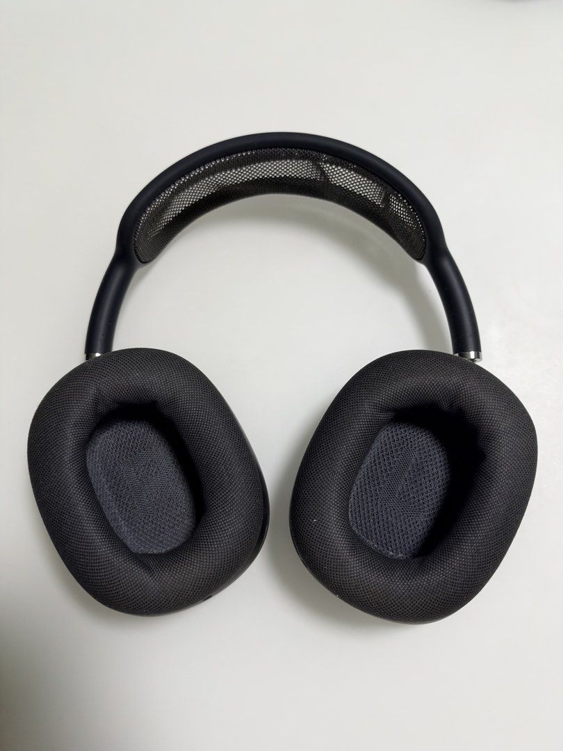 Apple AirPods Max (1st Generation) – Space Gray (Category: Headphones & Headsets) located in Manila. Submitted by midnightbytes (Listing ID 1470277777, Image 3). Description: Selling my preloved Apple AirPods Max (1st Generation) in Space Gray. Details: * Purchased September 2023 at Power Mac Center, SM Aura * Used for approximately 3 years * Original box included * Smart Case included * With visible signs of usage (see actual photos) * 100% auth