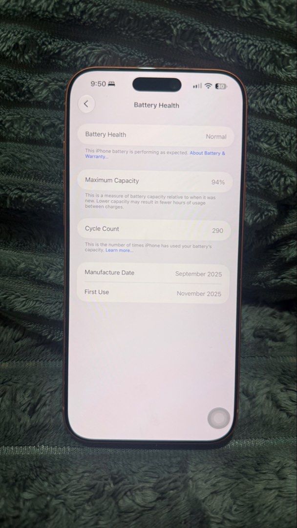 Apple Iphone 17 Pro Max Smartlocked- Cosmic Orange - 256gb (Category: iPhone 17 Series) located in Manila. Submitted by iwearclothingph (Listing ID 1470292422, Image 3). Description: Smartlocked No issues. Rfs: Will upgrade. Complete with box and cable charger .