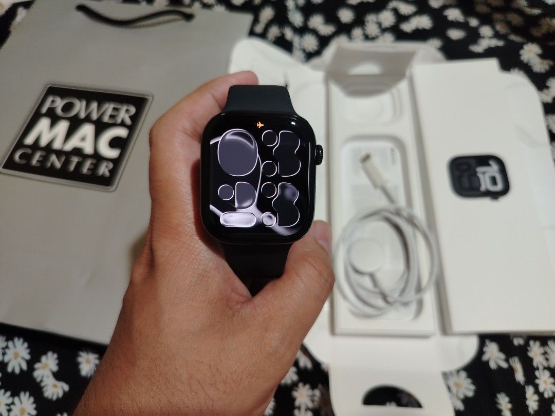 APPLE WATCH SERIES 10 46MM 96BH (Category: Men's Watches) located in Muntinlupa City. Submitted by hendricio (Listing ID 1470218570, Image 1). Description: • FOR SALE: Apple Watch Series 10 46mm 95%percent body smooth 96% beta health With UNIT, charger With original box same sa serial number ng unit and box. NO issue NO CLOUD ISSUE RESET ALL YOU WANT WHAT U SEE IS WHAT IS YOU GET. With some paint chips..