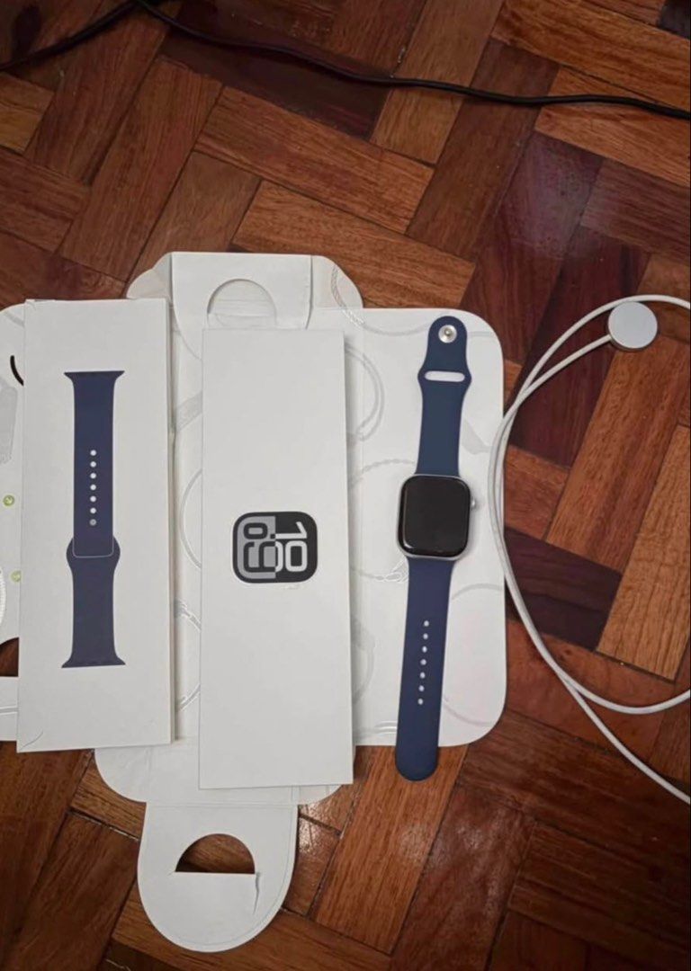 Apple watch series 10 46mm silver (Category: Wearables & Smart Watches) located in Del Monte. Submitted by arnelangeles (Listing ID 1470235238, Image 1). Description: Complete apple watch series 10 46 mm Trinoma meet up Rfs: not using it anymore.