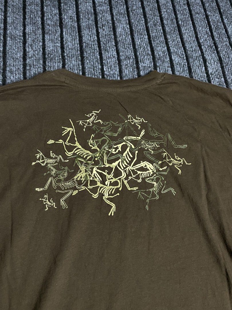 Arc'teryx - Multi Bird Logo Shirt (Category: Activewear) located in Puerto Princesa. Submitted by palawan.swagdealer (Listing ID 1470320154, Image 2). Description: All details are provided Kindly check each photo No major flaws In very good condition.