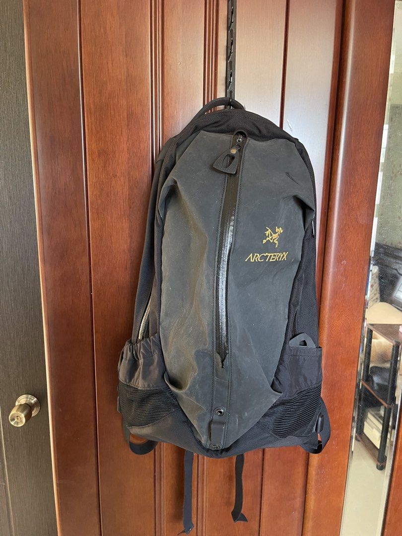 Arcteryx Aro 22 (Category: Backpacks) located in Baguio. Submitted by 77declutter77 (Listing ID 1470164233, Image 1). Description: Very good condition, minimal signs of usage only 1260+sf.