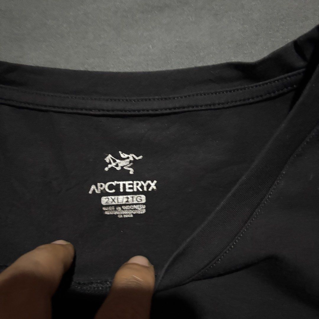 ARCTERYX EMBROID LOGO BLACK SHIRT (Category: Tshirts & Polo Shirts ) located in Taytay. Submitted by dwinsapparel (Listing ID 1470255273, Image 3). Description: ARCTERYX EMBROID LOGO BLACK SHIRT W-24 L- 27.5 EXCELLENT CONDITION NEED WASH COMPLETE TAGS.