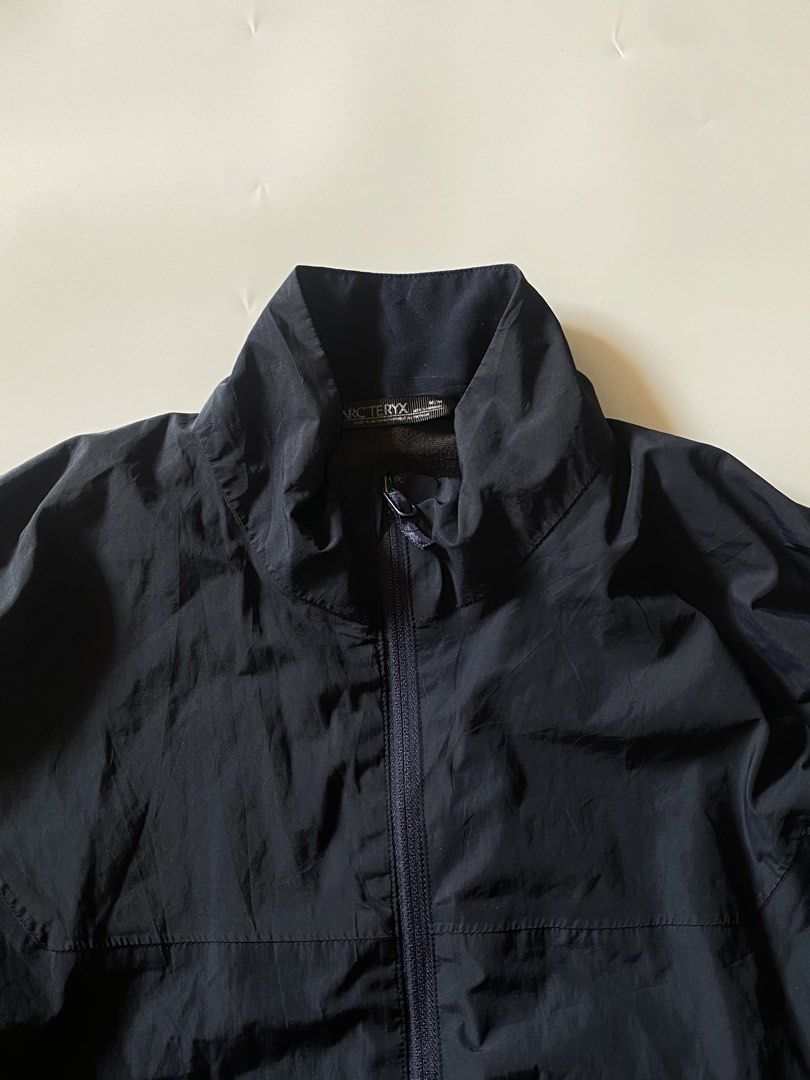 Arc’teryx Gorpcore Goretex Jacket (Category: Coats, Jackets and Outerwear) located in Manila. Submitted by finofindthisart (Listing ID 1470253634, Image 3). Description: Length 26 Width 22 Measured it by inches Issue: N/A This is a pre-loved/thrifted items and may show minor signs of issue due to its vintage nature. Kindly manage expectations. No refunds or exchanges will be accepted. 📍Pasay City DM for inquiries..