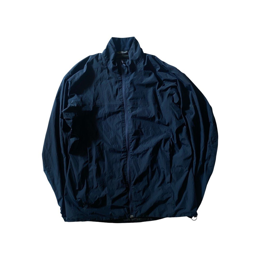 Arc’teryx Gorpcore Goretex Jacket (Category: Coats, Jackets and Outerwear) located in Manila. Submitted by finofindthisart (Listing ID 1470253634, Image 1). Description: Length 26 Width 22 Measured it by inches Issue: N/A This is a pre-loved/thrifted items and may show minor signs of issue due to its vintage nature. Kindly manage expectations. No refunds or exchanges will be accepted. 📍Pasay City DM for inquiries..