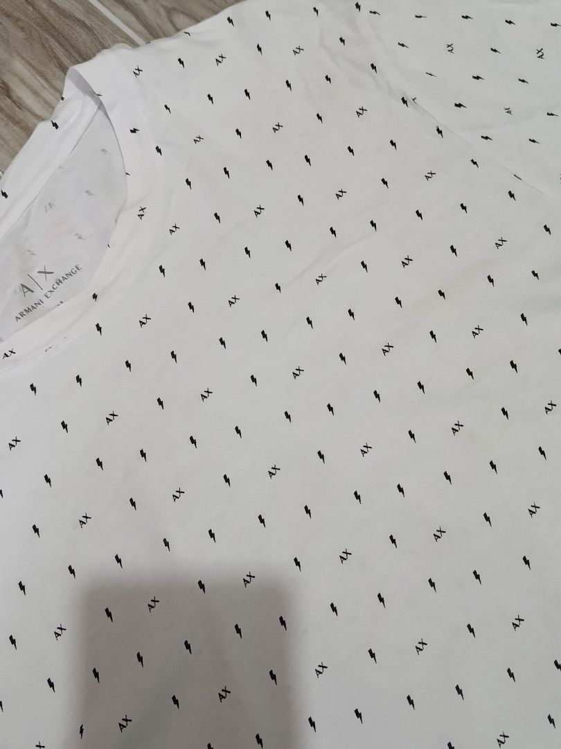 ARMANI EXCHANGE AOP TSHIRT (freeshipping) (Category: Tshirts & Polo Shirts ) located in Quezon City. Submitted by gyl-stop (Listing ID 1470272106, Image 2). Description: free shipping 22 x 28.5 excellent condi cr: 9.8/10 issue: none.