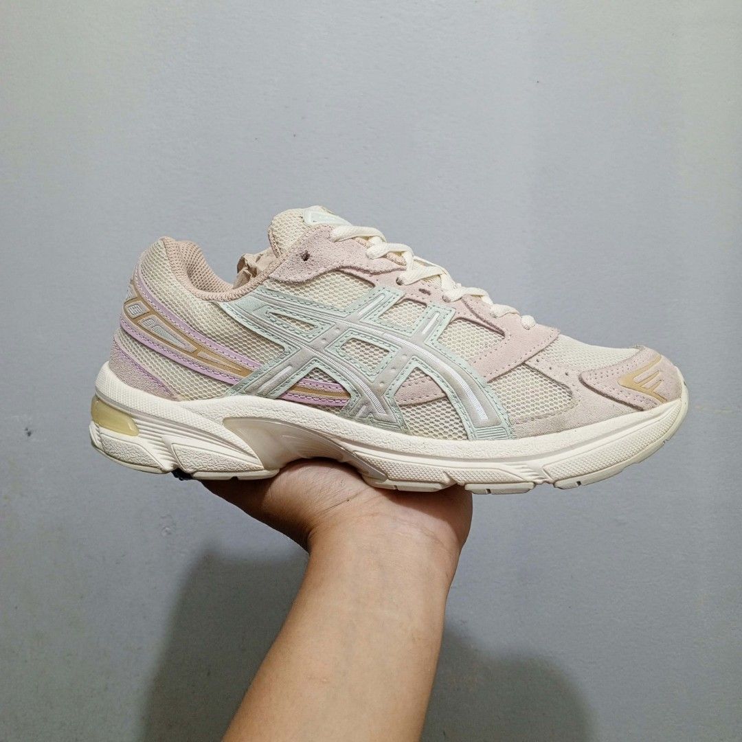Asics Gel 1130 Gum (Category: Sneakers) located in Iligan City. Submitted by uishoe (Listing ID 1470257611, Image 1). Description: Excellent condition Little signs of usage Size 40 EUR 8.5 US.