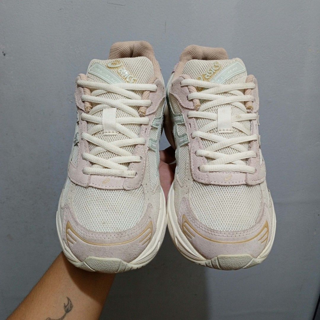 Asics Gel 1130 Gum (Category: Sneakers) located in Iligan City. Submitted by uishoe (Listing ID 1470257611, Image 2). Description: Excellent condition Little signs of usage Size 40 EUR 8.5 US.