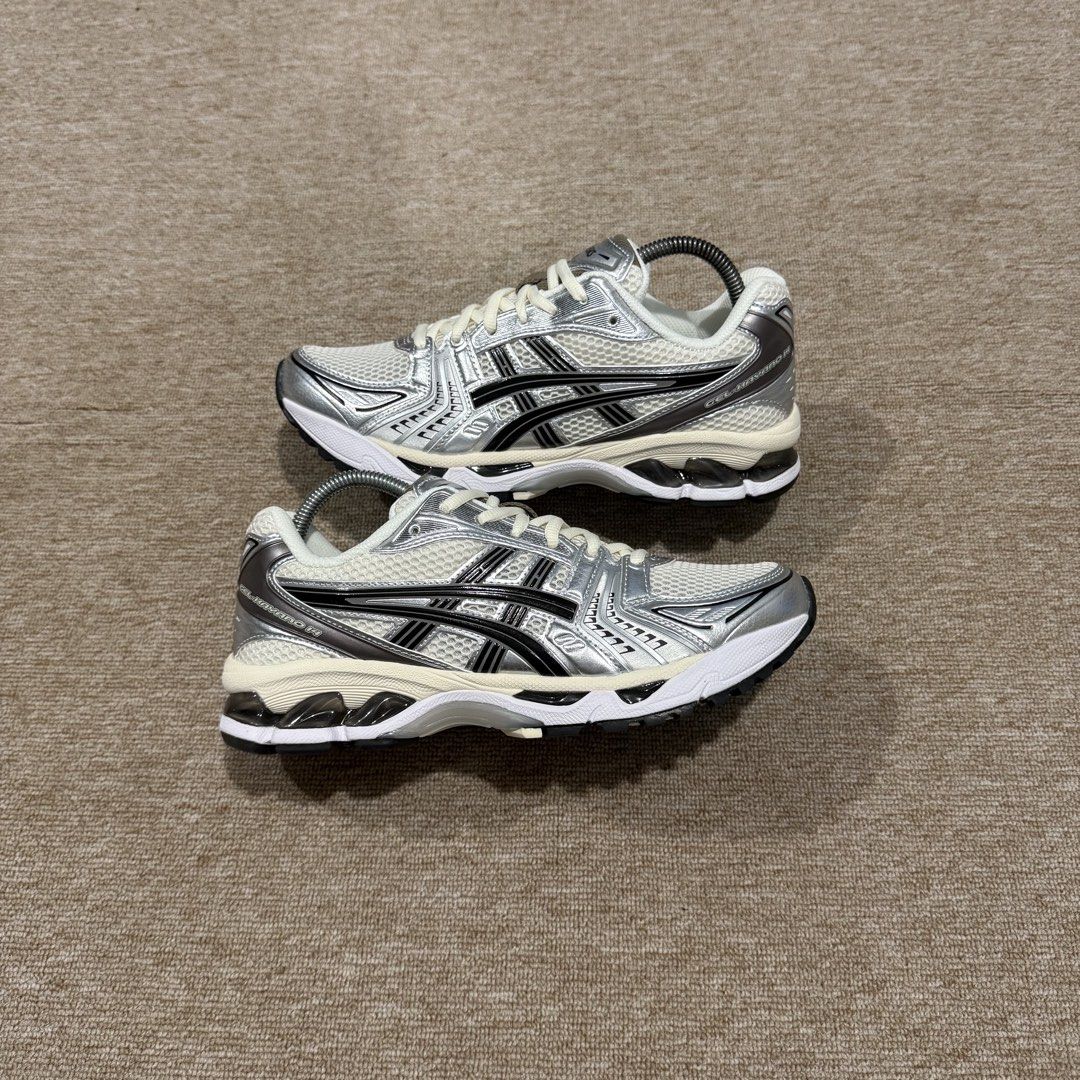 ASICS GEL KAYANO 14 (Category: Sneakers) located in Cebu City. Submitted by cjayzuno04940 (Listing ID 1470343814, Image 1). Description: ASICS GEL KAYANO 14 ORIGINAL✅ US MENS-8.5 EUR-42 CM-26.5 EXCELLENT CONDITION.