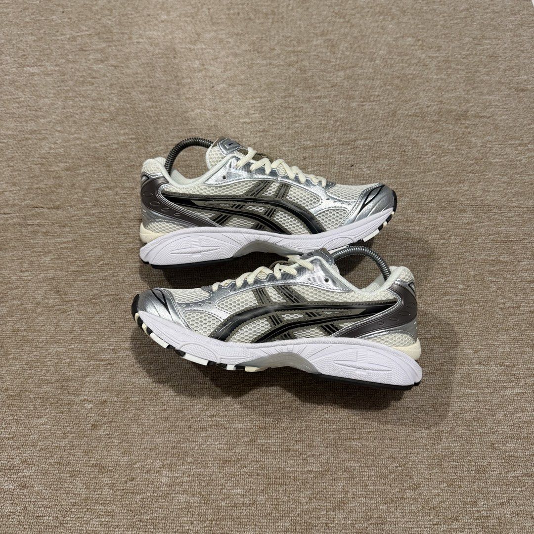 ASICS GEL KAYANO 14 (Category: Sneakers) located in Cebu City. Submitted by cjayzuno04940 (Listing ID 1470343814, Image 3). Description: ASICS GEL KAYANO 14 ORIGINAL✅ US MENS-8.5 EUR-42 CM-26.5 EXCELLENT CONDITION.