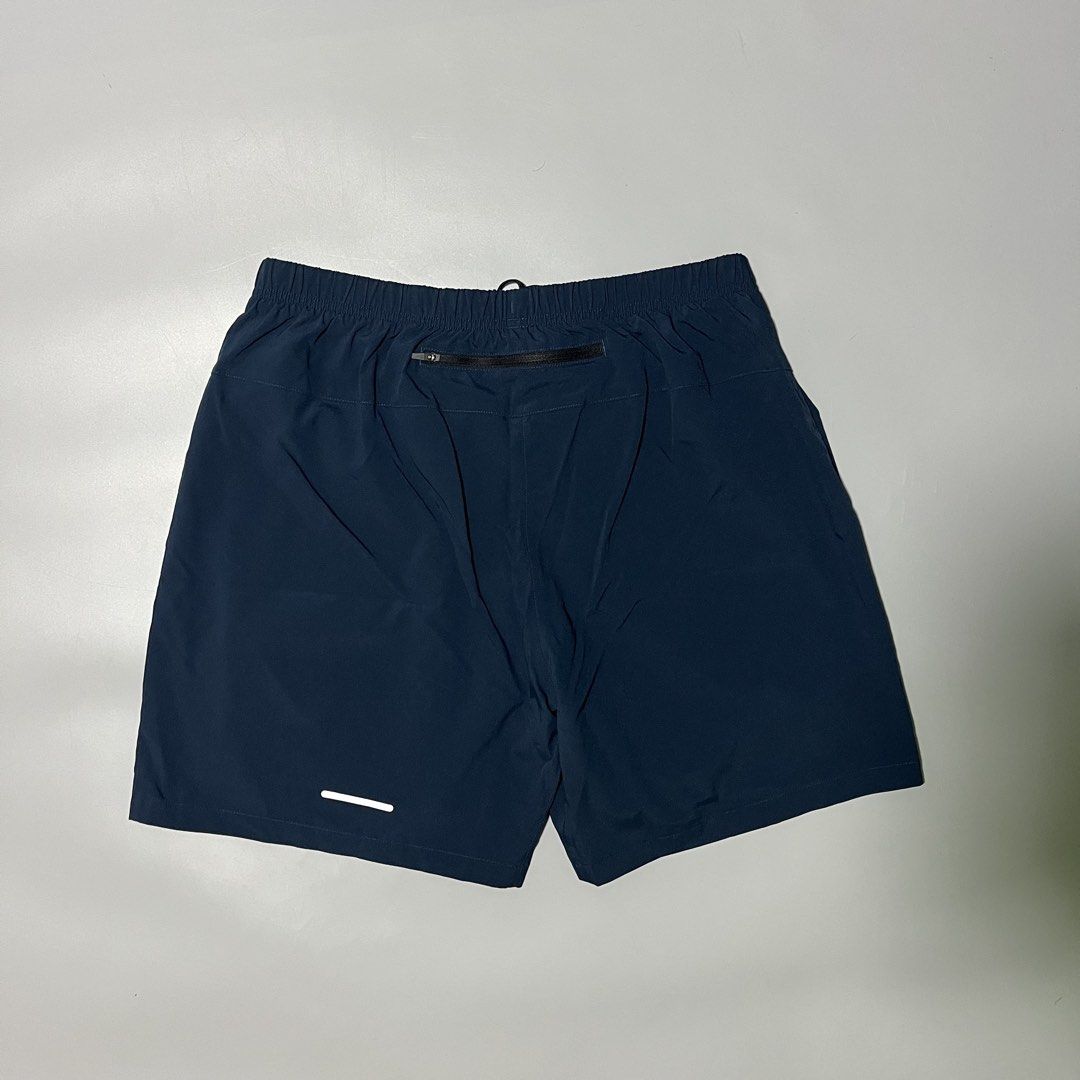 ASICS Mens athletic shorts (Category: Shorts) located in Bacolod City. Submitted by marmanj (Listing ID 1470312879, Image 3). Description: ASICS Mens athletic shorts ♻️ •Original - Complete tags •As new condition •Size: Large •Waistline: 30-36” •Length: 17.5” •Leg Opening : 12” •Color: Navy Blue •Color rate: 10/10 •Reflectorized Logo •With Zipper pocket at the back •No flaws 🔖Price: ₱580 📌Location: Bacolod City Negros Occidetal ‼️Disclaimer: We