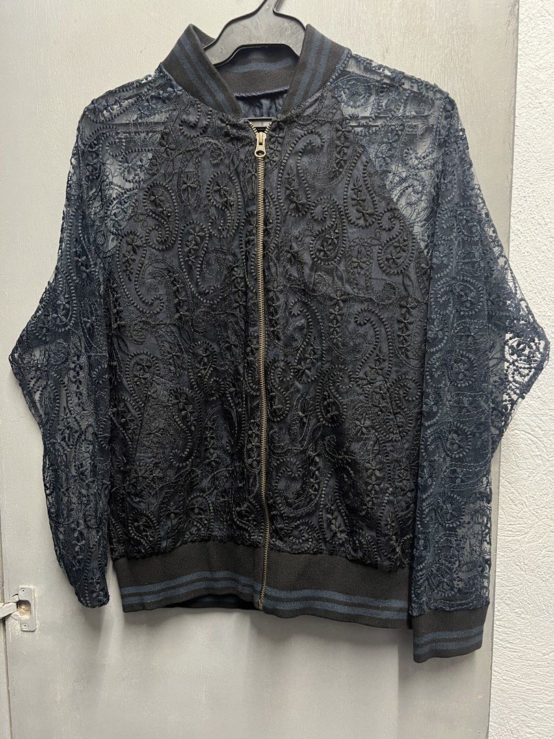 ASLI FILINTA (Category: Longsleeves) located in Dasmarinas. Submitted by jessputrages (Listing ID 1470328802, Image 1). Description: For sale Asli Filinta Excellent condition No issue 1000 plus shipping fee Pm for more details.