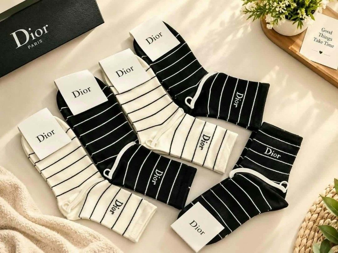 Assorted Socks Set (Category: Socks & Tights) located in Manila. Submitted by luisrosari67429 (Listing ID 1470252339, Image 1). Description: Assorted socks set With box.